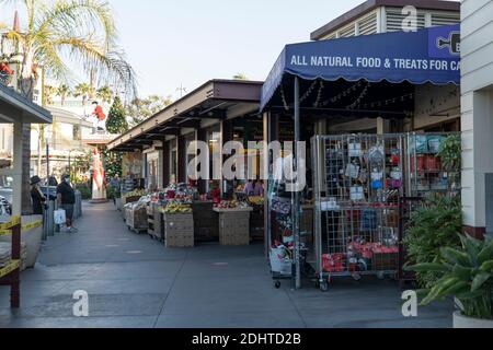 Los Angeles, CA USA - 3. Dezember 2020: Der ursprüngliche Bauernmarkt in LA, während der Weihnachtszeit verlassen wegen neuer Coronavirus-Beschränkungen Stockfoto