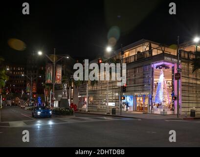 Beverly Hills, CA USA - 7. Dezember 2020: Der Rodeo Drive ist während der Christmas-Einkaufssaison aufgrund der neuen Covid-19-Quarantäne verlassen Stockfoto