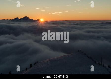 Der Pilatus über den Wolken Stockfoto