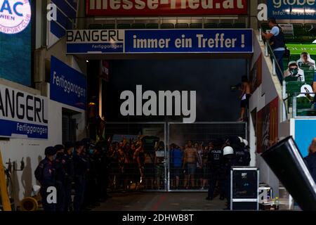 Ried, Österreich - 31. Juli 2020. Fans auf einem Fußballspiel Stockfoto