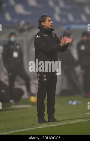 Filippo Inzaghi Coach (Benevento) während des italienischen 'Serie A'-Spiels zwischen Sassuolo 1-0 Benevento im Mapei-Stadion am 11. Dezember 2020 in Reggio Emilia, Italien. Quelle: Maurizio Borsari/AFLO/Alamy Live News Stockfoto