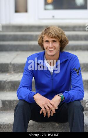 Alexander Zverev ist ein deutscher Tennisspieler, der für sein starkes Spiel und seinen Erfolg auf der ATP Tour bekannt ist. Stockfoto