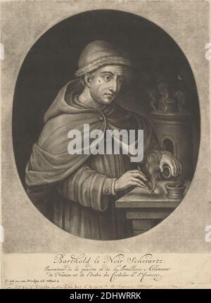 Berthold Schwarz, Druck von Jacob Gole, 1660–1737, niederländisch, nach unbekannter Künstler, siebzehnten Jahrhundert-achtzehnten Jahrhundert, undatiert, Mezzotint auf Medium, leicht strukturiert, cremefarbenes Papier, Blatt: 10 1/8 x 7 1/2 Zoll (25.7 x 19 cm), Platte: 9 7/8 x 7 3/8 Zoll (25.1 x 18.7 cm), und Bild: 8 13/16 x 7 3/8 Zoll (22.4 x 18.7 cm), Alchemist, Artillerie, Kappe, Umhang, Schießpulver, Erfinder, Brennofen, Mann, Mönch, oval, Porträt, Robe, Tisch, Arbeiten, Werkstatt (Arbeitsraum Stockfoto