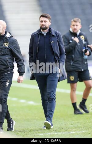 MILTON KEYNES, ENGLAND. DEZEMBER. Milton Keynes Dons Manager Russell Martin vor der Sky Bet League ein Spiel zwischen MK Dons und Burton Albion im Stadium MK, Milton Keynes am Samstag, 12. Dezember 2020. (Kredit: John Cripps - MI News) Kredit: MI Nachrichten & Sport /Alamy Live Nachrichten Stockfoto