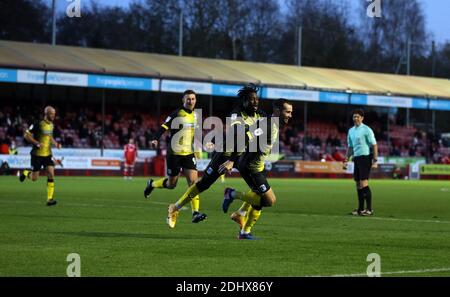 CRAWLEY, ENGLAND. 12. DEZEMBER Sam Hird von Barrow feiert, nachdem er sein Team 2-1 während der Sky Bet League 2 Spiel zwischen Crawley Town und Barrow im Broadfield Stadium, Crawley am Samstag 12. Dezember 2020. (Quelle: Chris Booth) Quelle: MI News & Sport /Alamy Live News Stockfoto