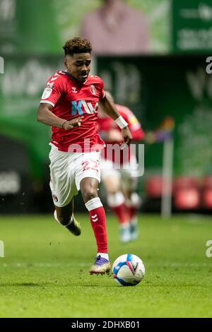 LONDON, ENGLAND. 12. DEZEMBER Ian Maatsen von Charlton Athletic kontrolliert den Ball während des Sky Bet League 1-Spiels zwischen Charlton Athletic und AFC Wimbledon am Samstag, 12. Dezember 2020 im The Valley, London. (Kredit: Juan Gasparini - MI News) Kredit: MI Nachrichten & Sport /Alamy Live Nachrichten Stockfoto