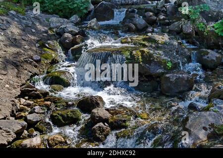 Wasserfall des Flusses Skakavitsa in Rila Berg, Bulgarien Stockfoto