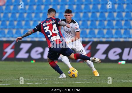 Crotone, Italien. Dezember 2020. Luca Marrone (Crotone FC) während der Serie EIN Fußballspiel zwischen FC Crotone - Spezia Calcio, Stadio Ezio Scida am 12. Dezember 2020 in Crotone Italy/LM Credit: Emmanuele Mastrodonato/LPS/ZUMA Wire/Alamy Live News Stockfoto