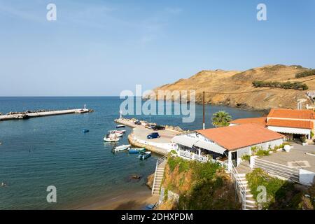 Waterfront Taverna in Panormas, Rethymno, Kreta, Griechenland Stockfoto