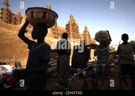 Große Moschee, Djenne, Mopti-Region, Mali, Westafrika. Stockfoto