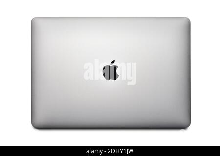 STARIY OSKOL, RUSSLAND - 10. DEZEMBER 2020: MacBook Air mit M1 Chip 2020 auf weißem Hintergrund Draufsicht Stockfoto