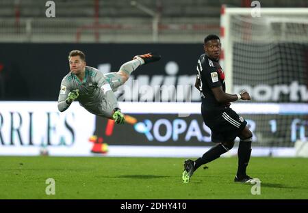 Berlin, Deutschland. Dezember 2020. Manuel Neuer Bayern München und David ALABA FC Bayern München FC Union Berlin - FC Bayern München 12.12.2020 Stadion an der alten Försterei Fußball 1 . Bundesliga Saison 2020 / 2021 Credit : diebilderwelt / Alamy Live News Stockfoto