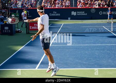 Montreal, Kanada - Aujgust 5., 2017: Roger Federer übt während des Rogers Cup im zentralen Gericht. Stockfoto