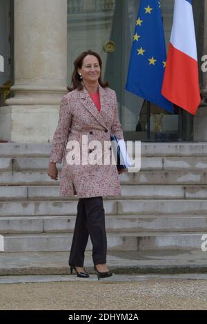 Der Minister für Umwelt, Energie und Meeresangelegenheiten Segolene Royal verlässt am 13. April 2016 nach der wöchentlichen Kabinettssitzung in Paris, Frankreich, den Elysee-Palast. Foto von Henri Szwarc/ABACAPRESS.COM Stockfoto