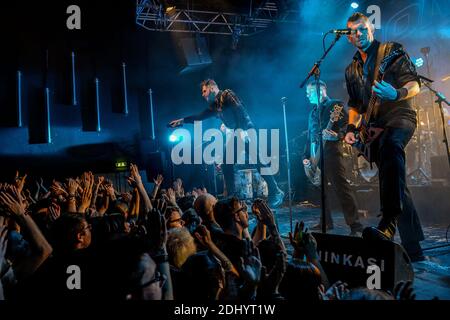 Die deutsche Rock-Metal-Band Oomph tritt am 19. April 2016 live auf der Bühne des Ninkasi KAO in Lyon, Frankreich, auf. Foto Julien Reynaud/APS-Medias/ABACAPRESS.COM Stockfoto