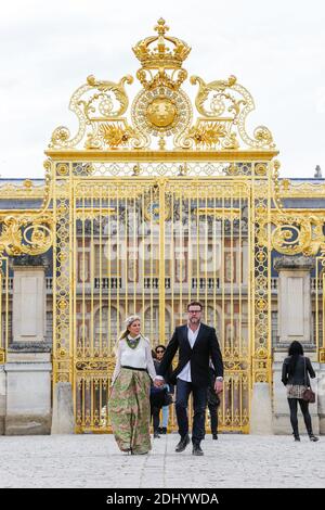 EMBARGO FÜR WEB UND APPS IN FRANKREICH BIS 14. MAI 2016 - Exklusiv - Tori Spelling mit ihrem Mann Dean McDermott und ihren Kindern Finn Davey, Liam Aaron, Stella Doreen, Hattie Margaret besuchen das Chateau de Versailles, Versailles, Frankreich am 20. April 2016. Foto von ABACAPRESS.COM Stockfoto