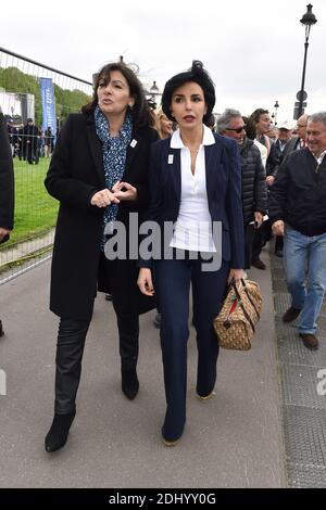 Die Pariser Bürgermeisterin Anne Hidalgo und die EU-Abgeordnete Rachida Dati, Bürgermeisterin des 7. Pariser Arrondissements, nahmen am 23. April 2016 am Rennen des FIA Formula E Paris ePrix in Paris Teil. Foto von Laurent Zabulon/ABACAPRESS.COM Stockfoto