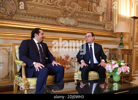 Der französische Präsident Francois Hollande und der ehemalige libanesische Premierminister Saad Hariri , Vorsitzender der parlamentarischen Mehrheit des Libanon, treffen sich am 17. Mai 2016 im Präsidentenpalast Elysee in Paris, Frankreich. Foto von Christian Liewig/ABACAPRESS.COM Stockfoto