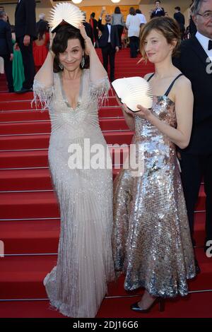 Juliette Binoche und Alba Rohrwacher, die am 20. Mai 2016 im Rahmen der 69. Filmfestspiele von Cannes an der Filmvorführung Last Face im Palais des Festivals in Cannes, Frankreich, teilnahmen. Foto von Aurore Marechal/ABACAPRESS.COM Stockfoto