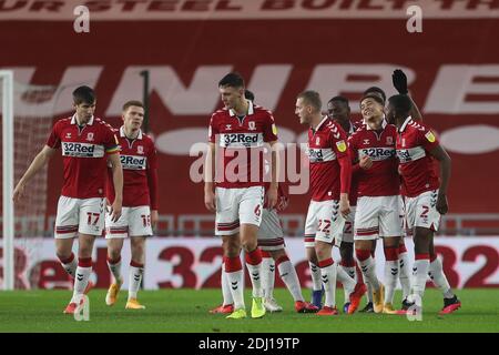MIDDLESBROUGH, ENGLAND. 12. DEZEMBER Marcus Tavernier aus Middlesbrough feiert mit seinen Teamkollegen, nachdem er am Samstag, 12. Dezember 2020 im Riverside Stadium, Middlesbrough, beim Sky Bet Championship-Spiel zwischen Middlesbrough und Millwall sein zweites Tor erzielt hat. (Kredit: Mark Fletcher, Mi News) Kredit: MI Nachrichten & Sport /Alamy Live Nachrichten Stockfoto