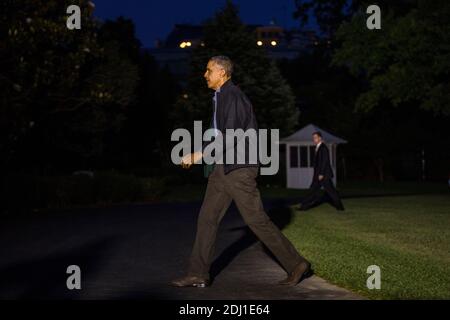 US-Präsident Barack Obama kehrt von seiner Reise nach Japan und Vietnam in Washington, DC, USA, am 27. Mai 2016 ins Weiße Haus zurück. Während seines Aufenthalts in Japan besuchte Obama als erster amtierender Präsident Hiroshima, wo die USA im August 1945 die erste von zwei Atombomben gegen Ende des Zweiten Weltkriegs abwarfen. Foto von Jim Lo Scalzo/Pool/ABACAPRESS.COM Stockfoto