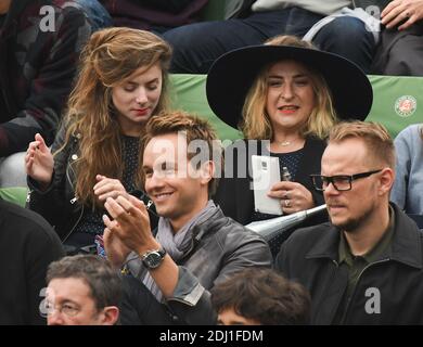 Marilou Berry und Sarah Suco beim French Tennis Open in der Roland-Garros Arena in Paris, Frankreich am 29. Mai 2016. Foto von Laurent Zabulon/ABACAPRESS.COM Stockfoto