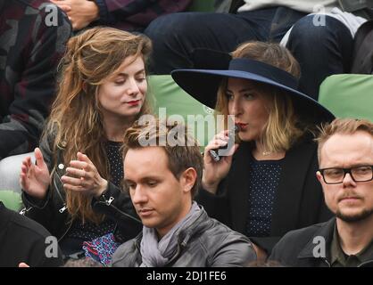 Marilou Berry und Sarah Suco beim French Tennis Open in der Roland-Garros Arena in Paris, Frankreich am 29. Mai 2016. Foto von Laurent Zabulon/ABACAPRESS.COM Stockfoto