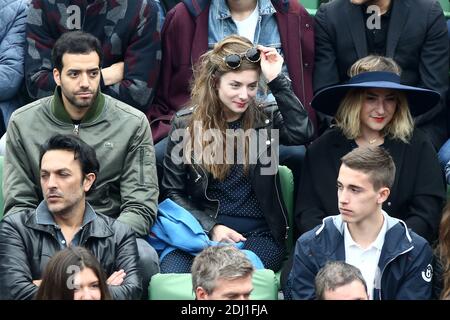 Marilou Berry, Sarah Suco und Tarek Boudali während der French Tennis Open in der Roland-Garros Arena in Paris, Frankreich am 29. Mai 2016. Foto von ABACAPRESS.COM Stockfoto