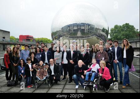 Les Parrains de l'Association Marwan Berreni, Ludovic Baude, Shemss Audat, Marwan Berreni, Guy Alba, Loup-Denis Elion, Mikelangelo Loconte, Diane Dassigny, Amine Mounder, Michael Gregorio, Frederic Bouraly, Sophie Thalmann, Sandrine Quetier, Arnaud Tsamere, Gregoire et les Arcadian (Florentin, Jerome) Posent lors de la 11eme Ceremonie du Prix Ambassadeur de l'Association ELA a la Cite des Sciences et de l'Industrie a Paris, France le 01 Juin 2016. Foto von Aurore Marechal/ABACAPRESS.COM Stockfoto