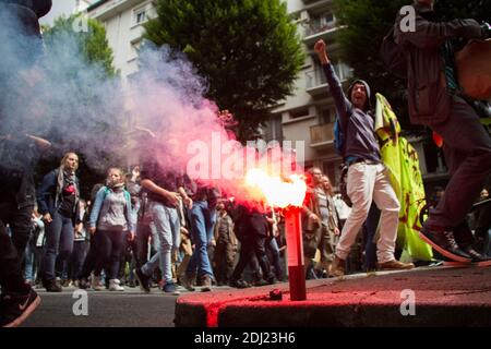 CE mardi 14 juin à Rennes, plus de 2500 personnes ont manifest contre le projet de réforme du Code du travail. Pas de dégradations, pas de violences, pas d'affrontements avec les forces de l'ordre, la Manifestation s'est déroulée et s'est dispergée dans le calme France, Rennes (35), le 14/06/2016. Foto von Vincent Feuray/ABACAPRESS;COM Stockfoto