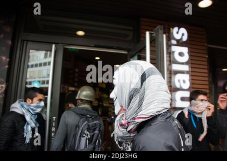 CE mardi 14 juin à Rennes, plus de 2500 personnes ont manifest contre le projet de réforme du Code du travail. Pas de dégradations, pas de violences, pas d'affrontements avec les forces de l'ordre, la Manifestation s'est déroulée et s'est dispergée dans le calme France, Rennes (35), le 14/06/2016. Foto von Vincent Feuray/ABACAPRESS;COM Stockfoto