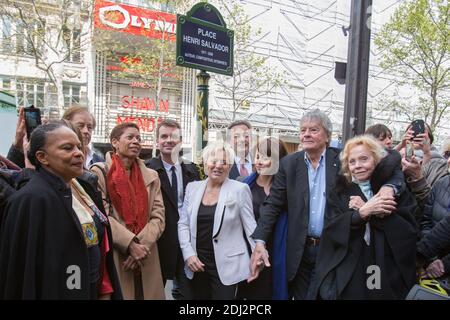 DELPHINE BURKLI - CHRISTIANE TAUBIRA, GEORGE PAU-LANGEVIN, CATHERINE SALVADOR, ISABELLE AUBRET, ALAIN DELON - Inauguration de la Place Henri Salvado Face à l'Olympia. Foto von Nasser Berzane/ABACAPRESS.COM Stockfoto