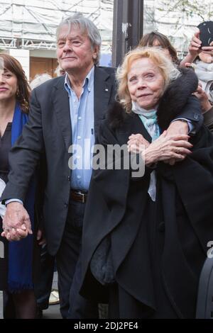 ALAIN DELON, ISABELLE AUBRET - Einweihung des Place Henri Salvado Gesicht à l'Olympia. Foto von Nasser Berzane/ABACAPRESS.COM Stockfoto