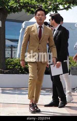 HA JUNG-WOO - 69E FESTIVAL DE CANNES 2016 - FOTOCALL 'MADEMOISELLE (DIE MAGD:AGASSI)' Foto von Nasser Berzane/ABACAPRESS.COM Stockfoto