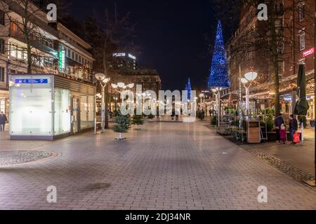 Vorweihnachtliches Treiben in der Königstraße in der Duisburger Innenstadt Stockfoto