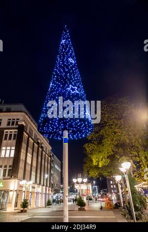 Vorweihnachtliches Treiben in der Königstraße in der Duisburger Innenstadt Stockfoto