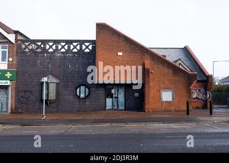 Das Äußere des alten Nat West Bank. 125a High Street, BS15 3QY, Großbritannien (Dezember 2020). Geschlossen im Juni 2018 Stockfoto