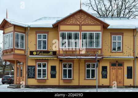 Parnu, Estland - 18. Januar 2019: Karusselli Buffet an der Ecke Karusselli und Supeluse Straßen Stockfoto