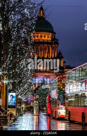 Der Belfast City Hall zu Weihnachten Stockfoto