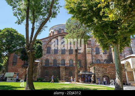 Die Hagia Irene befindet sich im äußeren Innenhof des Topkapı-Palastes und ist die älteste Kirche des Oströmischen Reiches (byzantinisch). Die Hagia Irene heute o Stockfoto