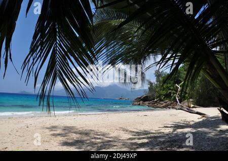 Mahé ist die größte Insel der Seychellen, im Indischen Ozean vor Ostafrika. Wahrlich der Himmel auf Erden. Stockfoto