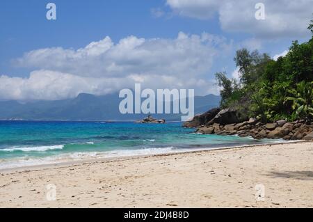 Mahé ist die größte Insel der Seychellen, im Indischen Ozean vor Ostafrika. Wahrlich der Himmel auf Erden. Stockfoto