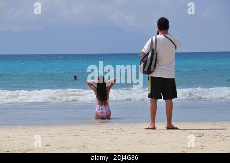 Beau vallon Strand. Mahé ist die größte Insel der Seychellen, im Indischen Ozean vor Ostafrika. Wahrlich der Himmel auf Erden. Stockfoto