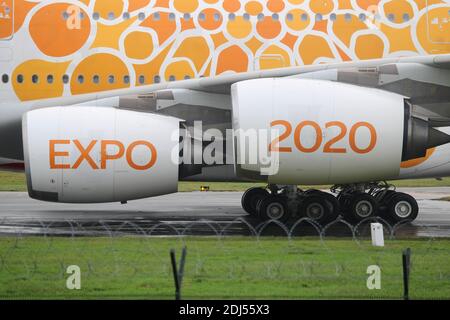 Emirates Airbus A380 Orange Expo 2020 Lackierung am Flughafen Manchester ab Dubai. Stockfoto