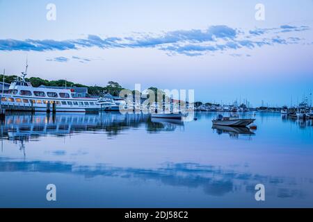 Falmouth, MA - 15. Juni 2016: Falmouth Harbour liegt auf der Südseite von Cape Cod auf halbem Weg zwischen Newport, RI und Nantucket Island. Stockfoto