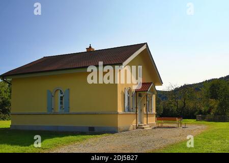 Schleuse 10 an der Altmühl ist eine Sehenswürdigkeit in der Nähe von Riedenburg Stockfoto