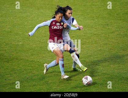 Tottenham Hotspur's Rosella Ayane (rechts) und Asmita Ale von Aston Villa kämpfen während des FA Women's Super League Spiels im Hive, Barnett, um den Ball. Stockfoto