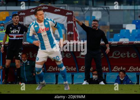 Neapel, Italien. Dezember 2020. Napoli italienischen Trainer Gennaro Gattuso Gesten während der Serie A Fußballspiel SSC Napoli gegen UC Sampdoria. Neapel gewann 2:1. Kredit: Unabhängige Fotoagentur/Alamy Live Nachrichten Stockfoto