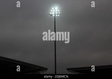 Chesterfield, Großbritannien. Oktober 2020. Flutlicht während des FA Women's Chamionship Matches zwischen Sheffield United und Blackburn Rovers im Technique Stadium in Chesterfield Joe Hepper/SPP Credit: SPP Sport Press Photo. /Alamy Live Nachrichten Stockfoto