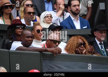 Sängerin Beyonce und Rapper Jay Z in der königlichen Box beim Damenfinale der Wimbledon Tennis Championships zwischen Serena Williams und Angelique Kerber am 09. Juli 2016 in Wimbledon am 09. Juli 2016 in London, Großbritannien. Foto von ABACAPRESS.COM Stockfoto